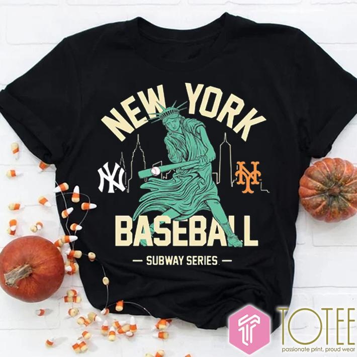 New York Yankees Vs Mets Statue Of Liberty Playing Baseball Subway Series T-shirt